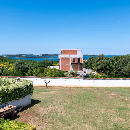 Lejlighed With Parking Space Stinjan, - 23546