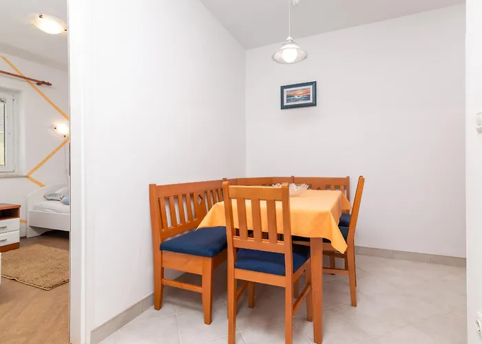 With Parking Space Stinjan, - 23546 아파트