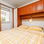With Parking Space Stinjan, - 23546 Apartment
