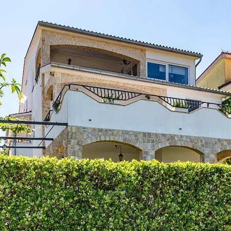 With Parking Space Stinjan, - 23546 Apartman