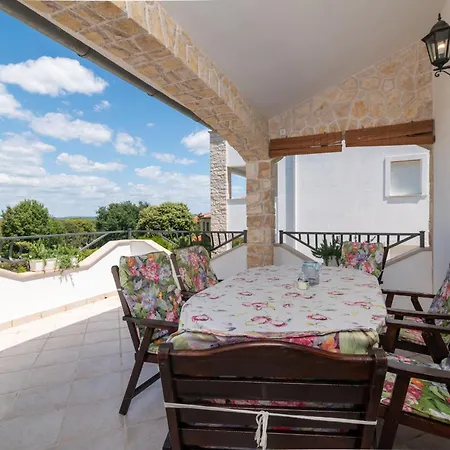 With Parking Space Stinjan, - 23546 *