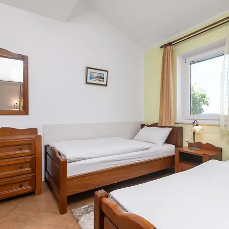 With Parking Space Stinjan, - 23546 Daire