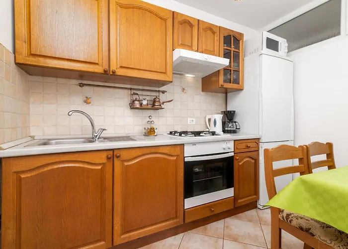 With Parking Space Stinjan, - 23546 * Pula