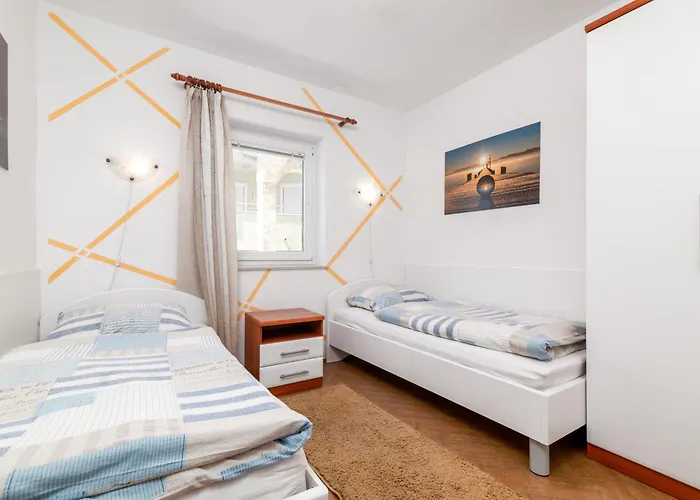 With Parking Space Stinjan, - 23546 Apartment