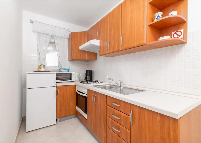 With Parking Space Stinjan, - 23546 *