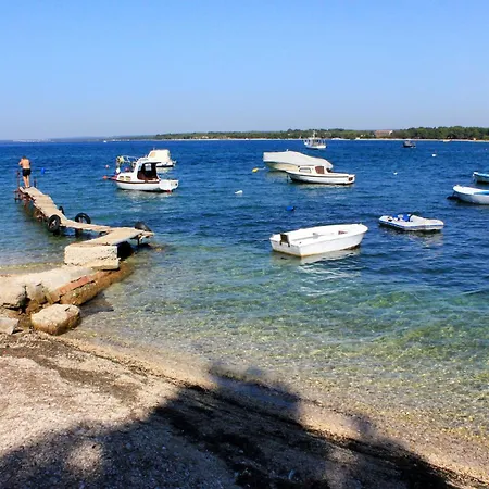 Apartment With Parking Space Stinjan, - 23546