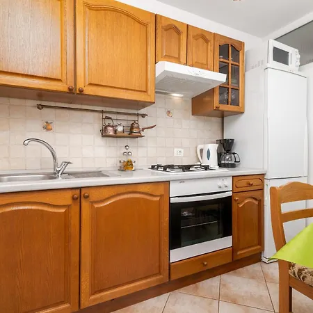 With Parking Space Stinjan, - 23546 * Pula